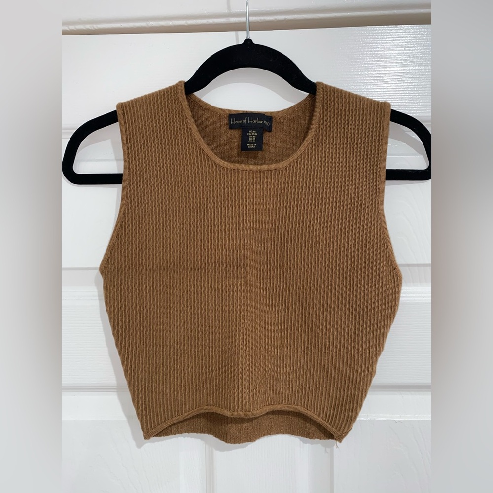 HOUSE OF HARLOW 1960 Brown Ribbed Crop Tank Top (M)